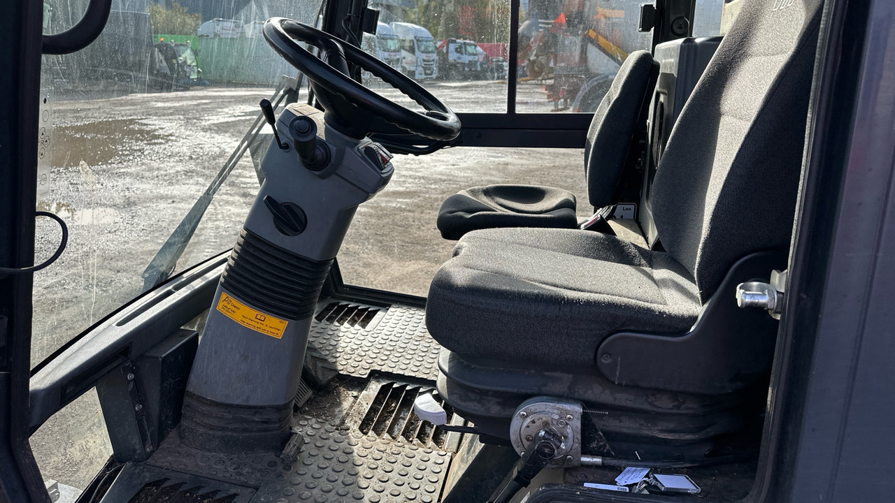 SCHMIDT SWINGO  200 - سياره كنس شوارع: صور 5 SCHMIDT SWINGO  200 - سياره كنس شوارع: صور 5