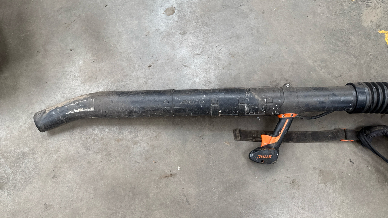 STIHL BR600 BACK PACK LEAF BLOWER - معدات البناء: صور 4 STIHL BR600 BACK PACK LEAF BLOWER - معدات البناء: صور 4