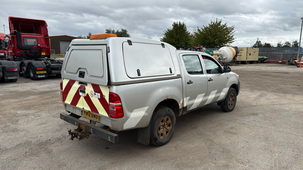 Toyota Hilux D-4D 2.5 144PS - شاحنة البيك أب, الشاحنات الصغيرة كابينة مزدوجة: صور 4 Toyota Hilux D-4D 2.5 144PS - شاحنة البيك أب, الشاحنات الصغيرة كابينة مزدوجة: صور 4