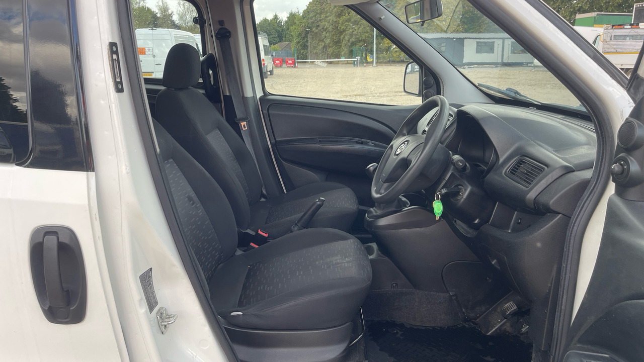 VAUXHALL COMBO 2300 1.3 CDTI 95PS - فان المدمجة: صور 5 VAUXHALL COMBO 2300 1.3 CDTI 95PS - فان المدمجة: صور 5