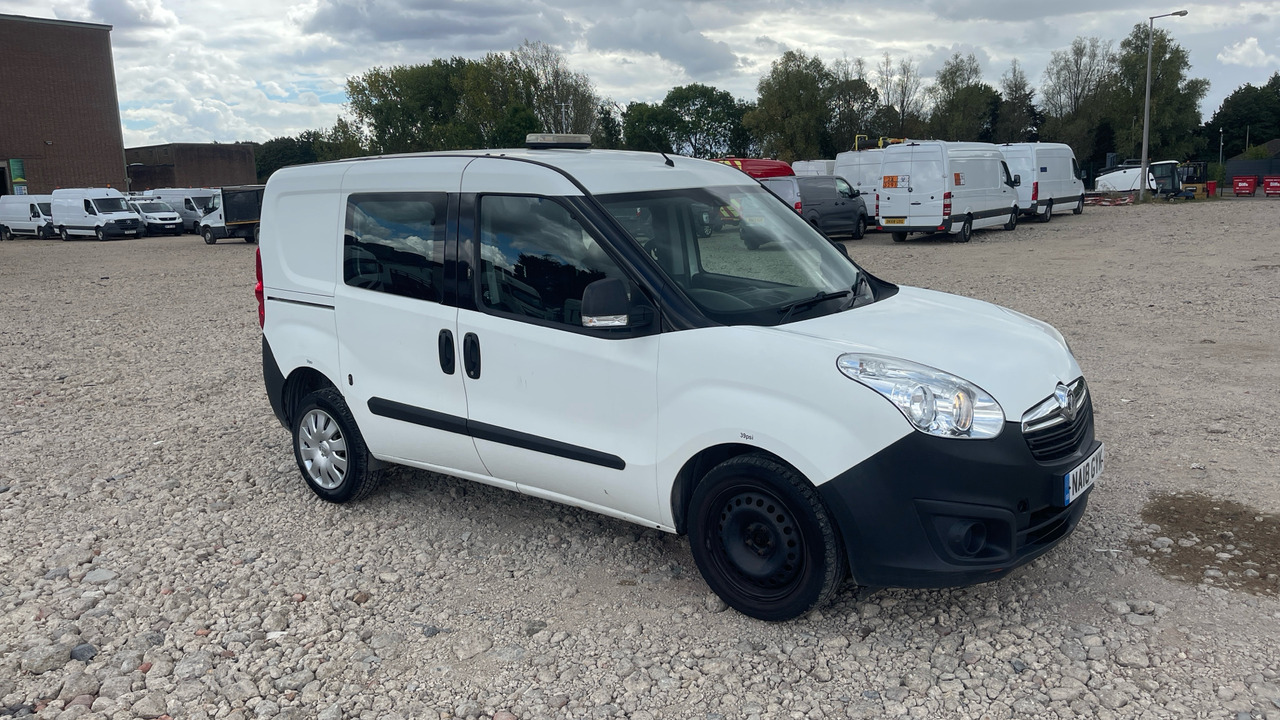VAUXHALL COMBO 2300 1.3 CDTI 95PS - فان المدمجة: صور 1 VAUXHALL COMBO 2300 1.3 CDTI 95PS - فان المدمجة: صور 1