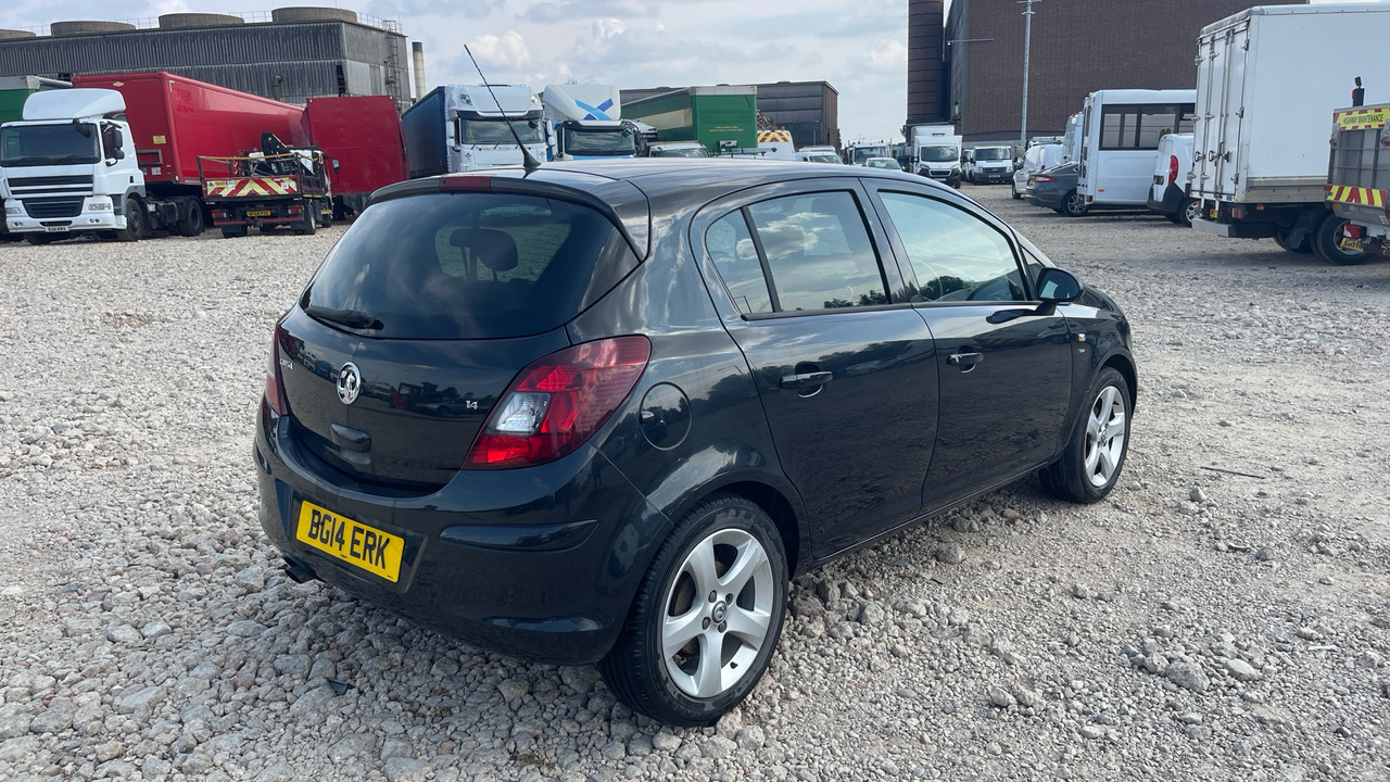 VAUXHALL CORSA 1.4 SXI - هاتشباك: صور 4 VAUXHALL CORSA 1.4 SXI - هاتشباك: صور 4