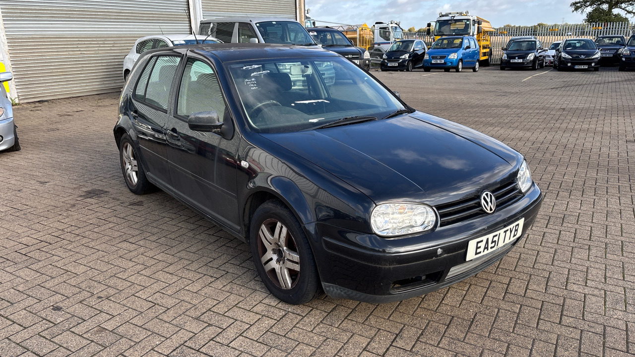 VOLKSWAGEN GOLF 2.0 GTI - هاتشباك: صور 1 VOLKSWAGEN GOLF 2.0 GTI - هاتشباك: صور 1