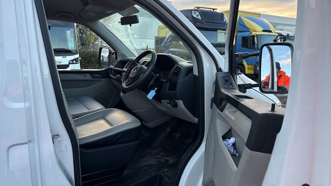 VOLKSWAGEN TRANSPORTER T30 2.0 TDI BMT 140PS - الشاحنات الصغيرة المسطحة: صور 5 VOLKSWAGEN TRANSPORTER T30 2.0 TDI BMT 140PS - الشاحنات الصغيرة المسطحة: صور 5