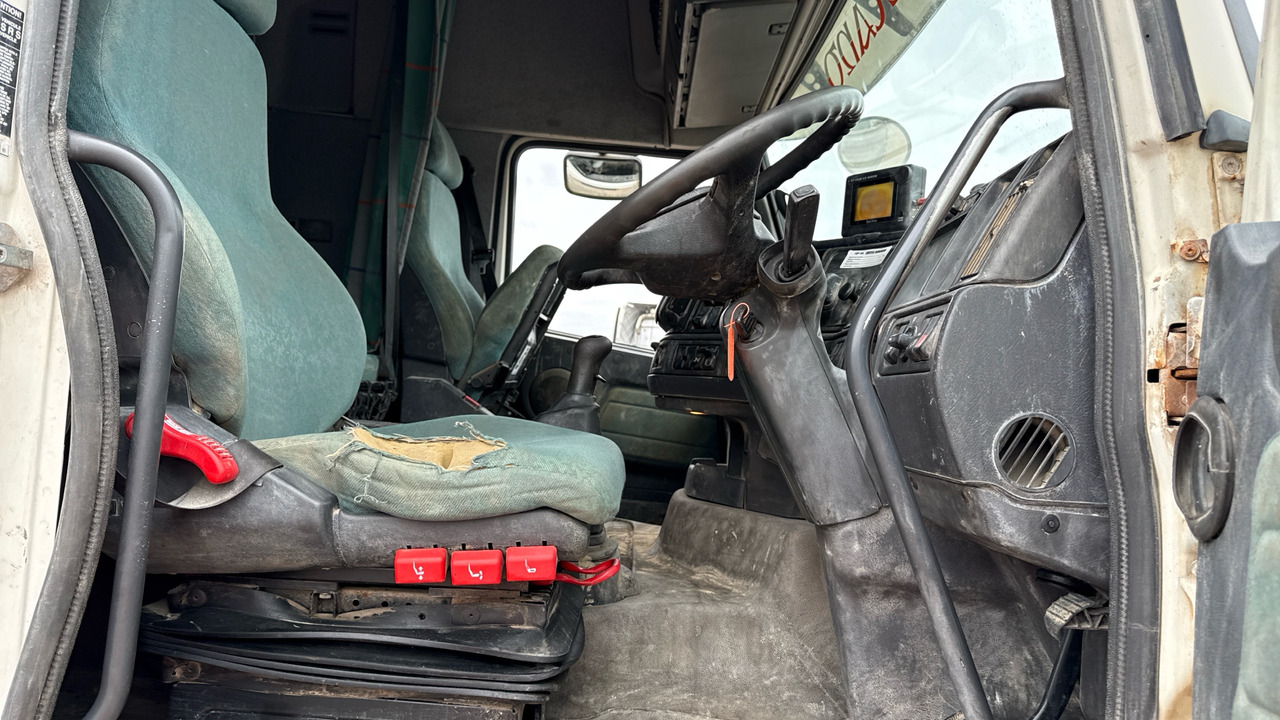 VOLVO FH 12 460 - شاحنة جرار: صور 5 VOLVO FH 12 460 - شاحنة جرار: صور 5