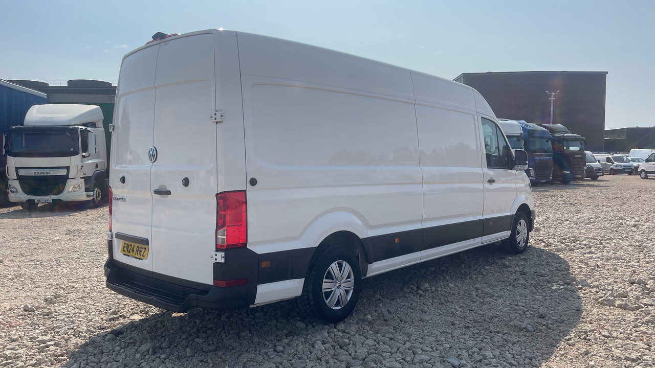 Volkswagen Crafter CR35 COMMERCE PLUS 2.0 TDI 140PS - فان: صور 4 Volkswagen Crafter CR35 COMMERCE PLUS 2.0 TDI 140PS - فان: صور 4