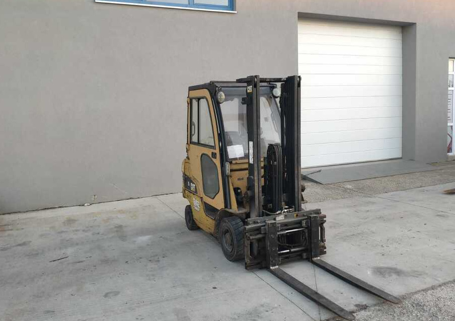 CAT Lift Trucks GP15N - رافعة شوكية تعمل بالغاز: صور 2 CAT Lift Trucks GP15N - رافعة شوكية تعمل بالغاز: صور 2