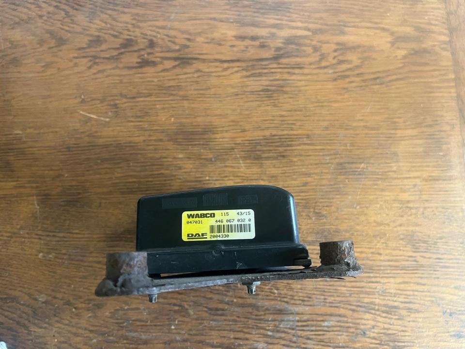 DAF Radarsensor 2004330 WABCO 4460670320 - مِکشاف - شاحنة: صور 4 DAF Radarsensor 2004330 WABCO 4460670320 - مِکشاف - شاحنة: صور 4