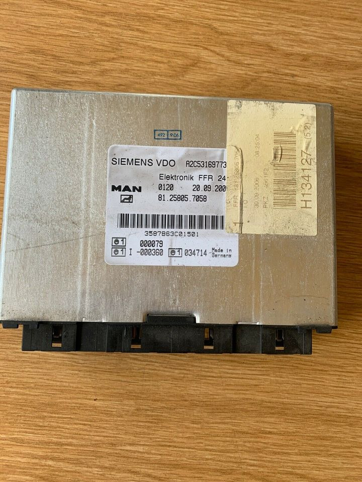 ELEKTRONIK FFR SIEMENS VDO Steuergerät MAN Nr. 81.25805.7058 - كتلة التحكم - شاحنة: صور 1 ELEKTRONIK FFR SIEMENS VDO Steuergerät MAN Nr. 81.25805.7058 - كتلة التحكم - شاحنة: صور 1