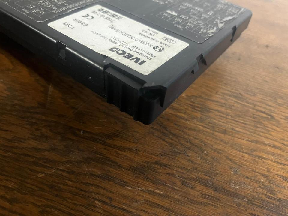 IVECO Steuergerät Multiplex System Body Computer 41221000 - كتلة التحكم: صور 4 IVECO Steuergerät Multiplex System Body Computer 41221000 - كتلة التحكم: صور 4