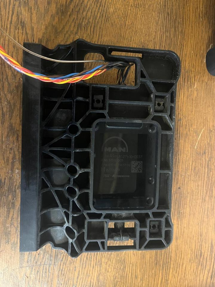 MAN EU6 Radarsensor / Distance Radarsensor 81.27610-0037 - مِکشاف - شاحنة: صور 3 MAN EU6 Radarsensor / Distance Radarsensor 81.27610-0037 - مِکشاف - شاحنة: صور 3