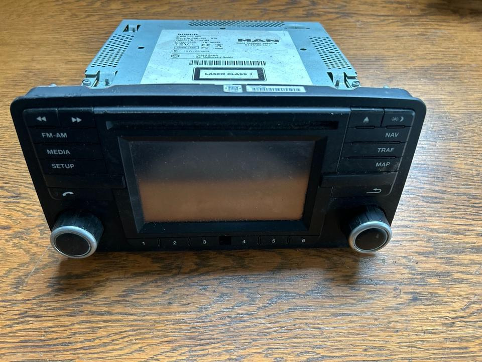 MAN Radio/Navigationssystem TGM BOSCH 81.28100-6017 - نظم الملاحة - شاحنة: صور 1 MAN Radio/Navigationssystem TGM BOSCH 81.28100-6017 - نظم الملاحة - شاحنة: صور 1