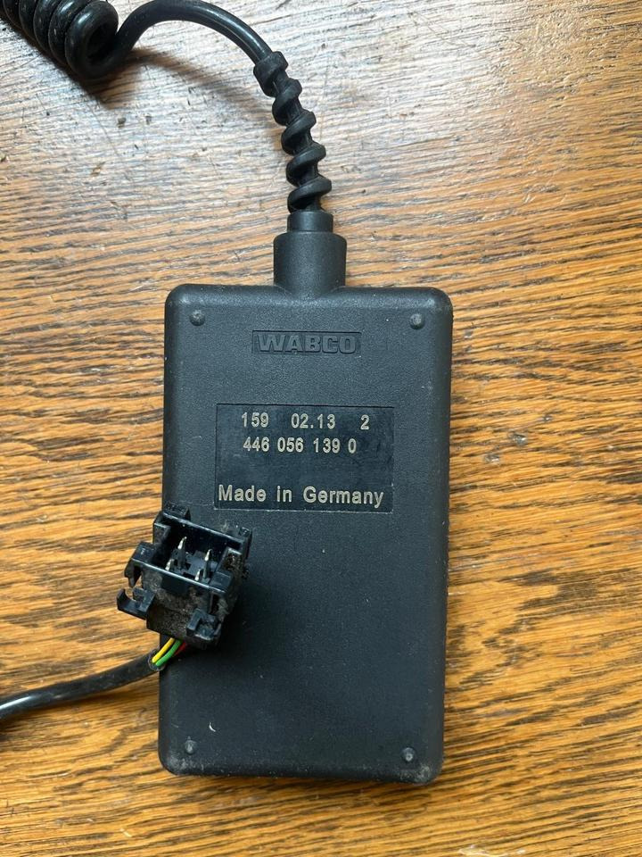 MAN WABCO Bediengerät Fernbedienung Luftfederung 4460561390 - تعليق هوائي - شاحنة: صور 2 MAN WABCO Bediengerät Fernbedienung Luftfederung 4460561390 - تعليق هوائي - شاحنة: صور 2