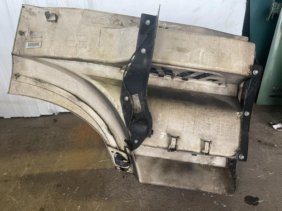 Mercedes ACTROS MP4 Einstieg Links A9616662201 - خطوة جانبية - شاحنة: صور 2 Mercedes ACTROS MP4 Einstieg Links A9616662201 - خطوة جانبية - شاحنة: صور 2