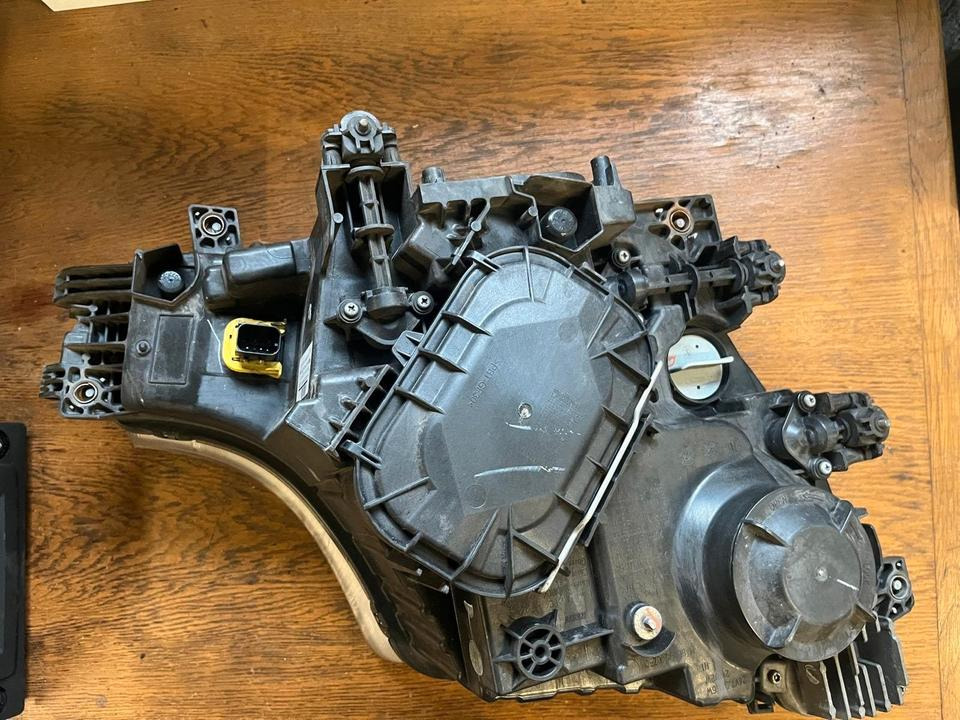 Mercedes Actros LED Scheinwerfer Vorne Links A9618205039 - كشافات - شاحنة: صور 4 Mercedes Actros LED Scheinwerfer Vorne Links A9618205039 - كشافات - شاحنة: صور 4