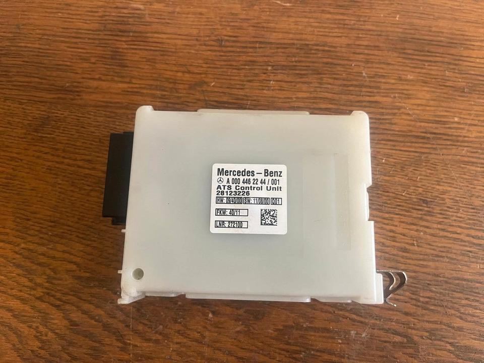 Mercedes Actros MP4 Diebstahlwarnanlage Steuergerät A0004462244 - كتلة التحكم - شاحنة: صور 2 Mercedes Actros MP4 Diebstahlwarnanlage Steuergerät A0004462244 - كتلة التحكم - شاحنة: صور 2