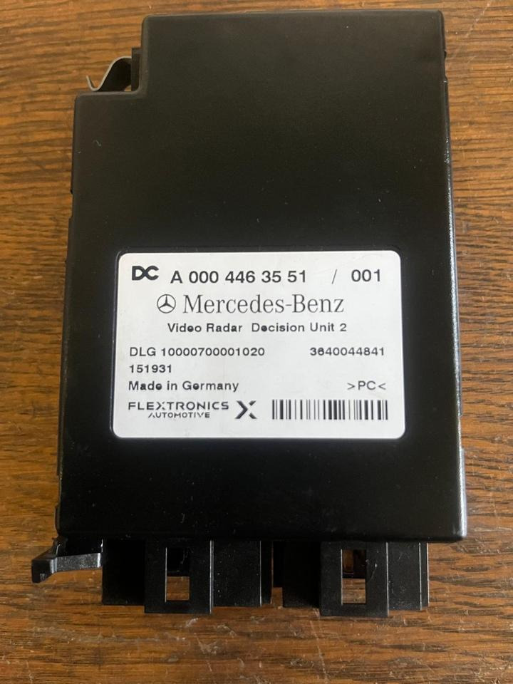 Mercedes Actros MP4 Video Radar Steuergerät A0004463551 - كتلة التحكم - شاحنة: صور 3 Mercedes Actros MP4 Video Radar Steuergerät A0004463551 - كتلة التحكم - شاحنة: صور 3