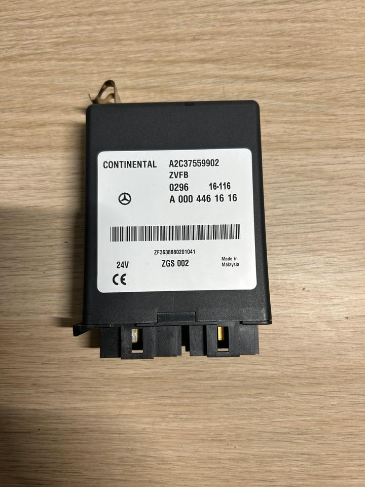 Mercedes Atego 4 EU6 Continental ZVFB Steuergerät A0004461616 - قطع الغيار: صور 2 Mercedes Atego 4 EU6 Continental ZVFB Steuergerät A0004461616 - قطع الغيار: صور 2