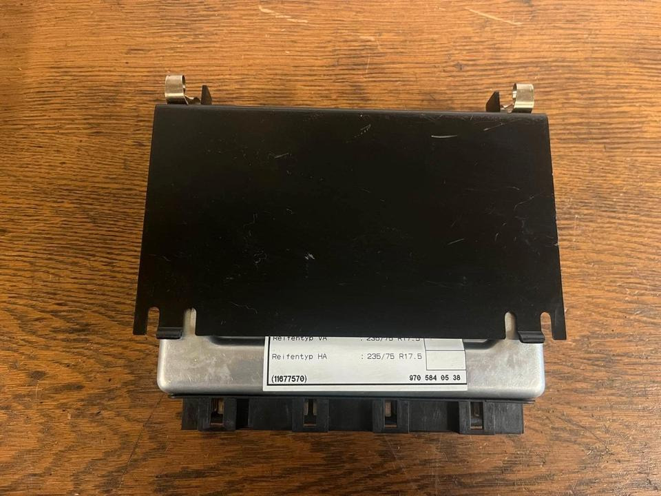 Mercedes Atego EPB Steuergerät KNORR-BREMSE A0004464036 - كتلة التحكم: صور 5 Mercedes Atego EPB Steuergerät KNORR-BREMSE A0004464036 - كتلة التحكم: صور 5