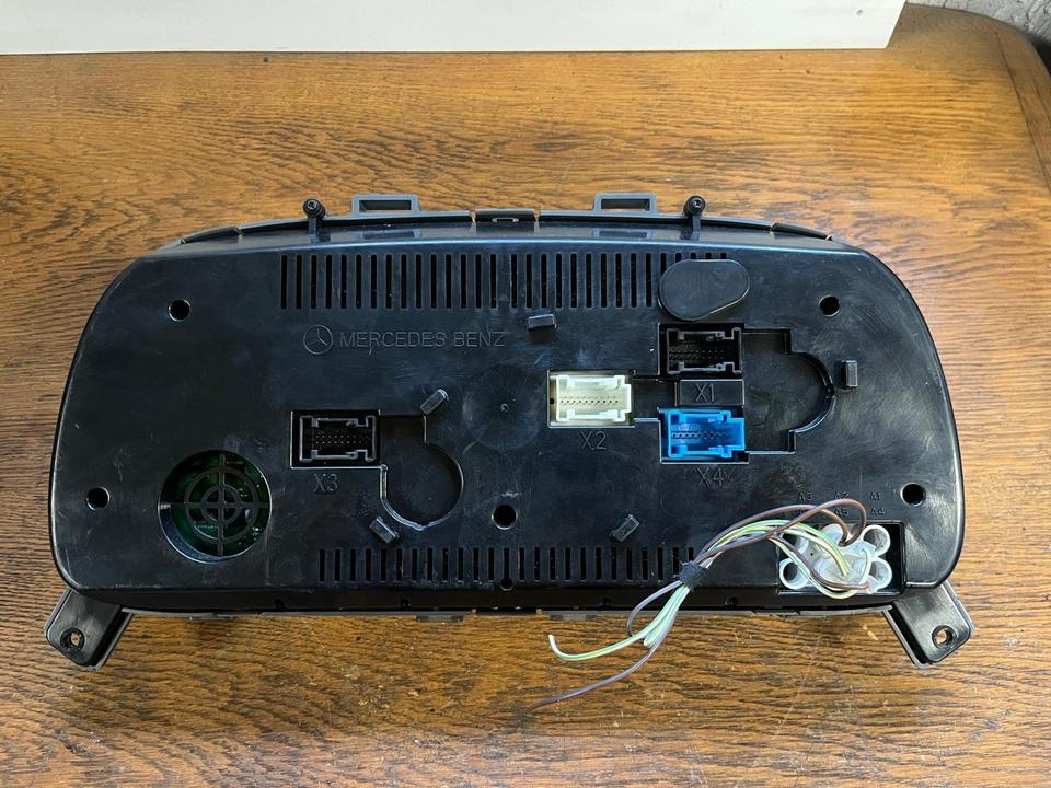 Mercedes Atego Kombiinstrument / Tacho A0044463421 - لوحة القيادة - شاحنة: صور 5 Mercedes Atego Kombiinstrument / Tacho A0044463421 - لوحة القيادة - شاحنة: صور 5