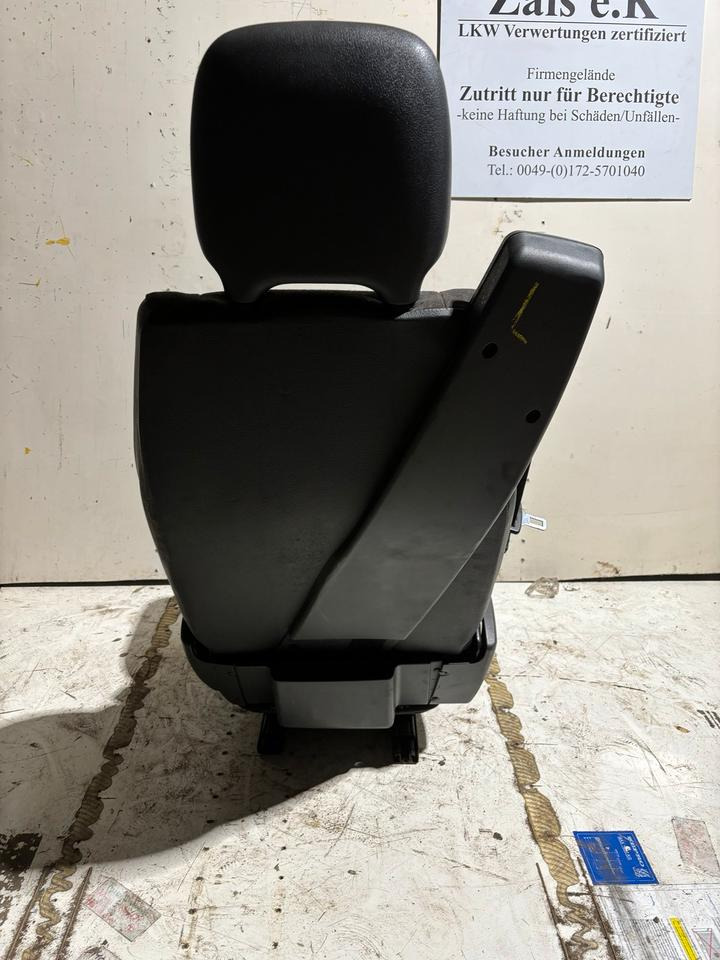 Mercedes-Benz Atego 2 Beifahrersitz mit Luft - مقاعد السيارات - شاحنة: صور 4 Mercedes-Benz Atego 2 Beifahrersitz mit Luft - مقاعد السيارات - شاحنة: صور 4