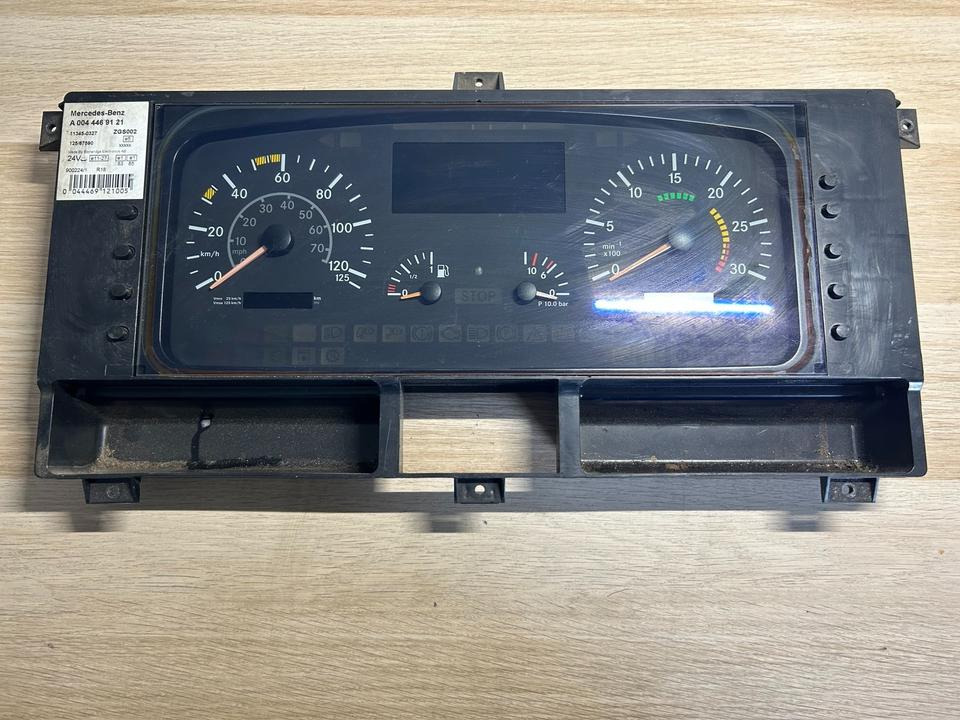 Mercedes Benz Econic Kombiinstrument / Tacho A0044469121 - لوحة القيادة - شاحنة: صور 2 Mercedes Benz Econic Kombiinstrument / Tacho A0044469121 - لوحة القيادة - شاحنة: صور 2