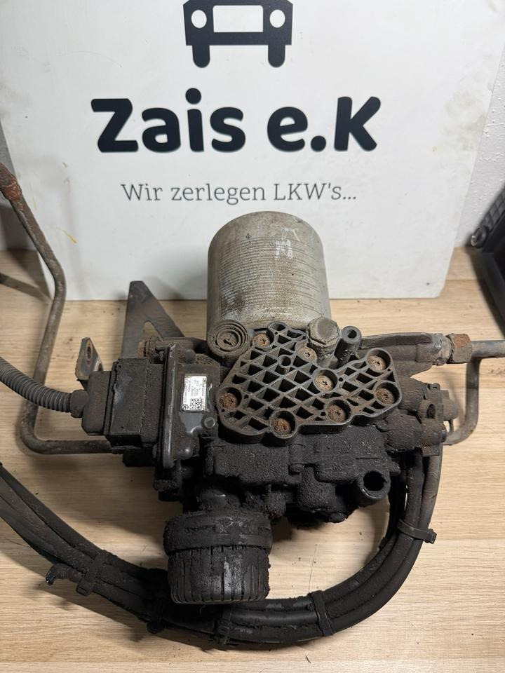 Mercedes KNORR-BREMSE Lufttrockner A0014460264 K078211 - ملحقات الفرامل - شاحنة: صور 1 Mercedes KNORR-BREMSE Lufttrockner A0014460264 K078211 - ملحقات الفرامل - شاحنة: صور 1