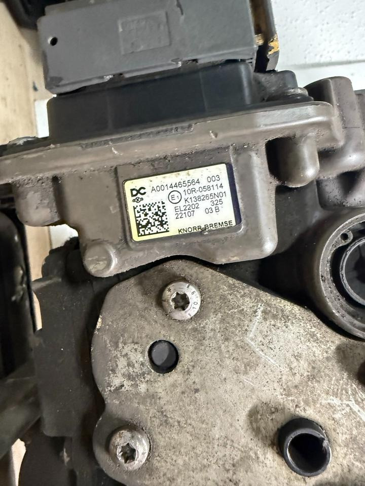 Mercedes KNORR-BREMSE LufttrocknerA0014465564 K138265 - ملحقات الفرامل - شاحنة: صور 2 Mercedes KNORR-BREMSE LufttrocknerA0014465564 K138265 - ملحقات الفرامل - شاحنة: صور 2