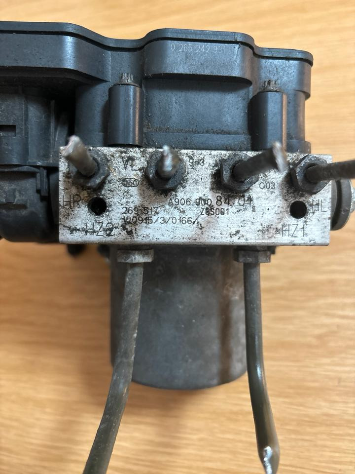 Mercedes Springer Hydraulikblock ABS Pumpe A9069008401 - علم السوائل المتحركة - شاحنة: صور 3 Mercedes Springer Hydraulikblock ABS Pumpe A9069008401 - علم السوائل المتحركة - شاحنة: صور 3