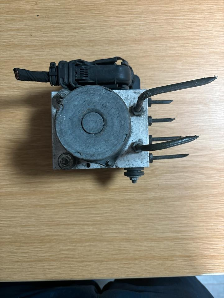 Mercedes Springer Hydraulikblock ABS Pumpe A9069008401 - علم السوائل المتحركة - شاحنة: صور 1 Mercedes Springer Hydraulikblock ABS Pumpe A9069008401 - علم السوائل المتحركة - شاحنة: صور 1