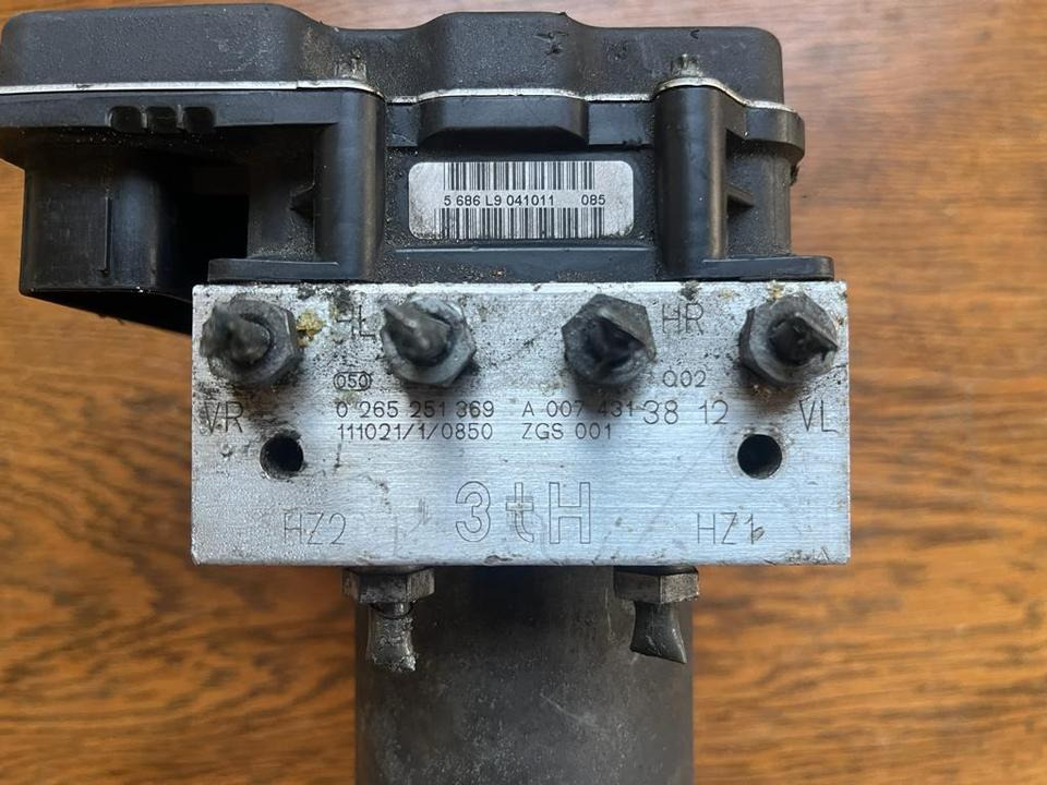 Mercedes Sprinter Hydraulikblock ABS Pumpe A0074313812 - علم السوائل المتحركة - شاحنة: صور 2 Mercedes Sprinter Hydraulikblock ABS Pumpe A0074313812 - علم السوائل المتحركة - شاحنة: صور 2