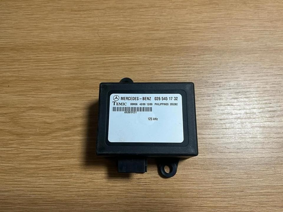 Mercedes VITO W638 Steuergerät Wegfahrsperre 0265451732 - كتلة التحكم - شاحنة: صور 1 Mercedes VITO W638 Steuergerät Wegfahrsperre 0265451732 - كتلة التحكم - شاحنة: صور 1