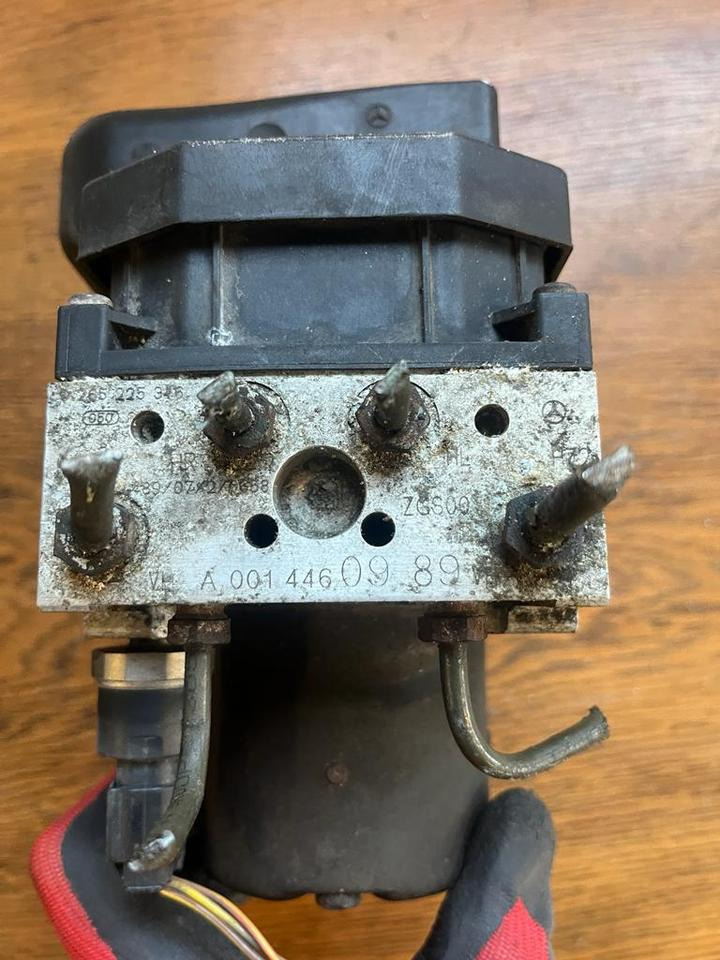 Mercedes Vito Hydraulikblock ABS Pumpe A0014460989 - علم السوائل المتحركة - شاحنة: صور 2 Mercedes Vito Hydraulikblock ABS Pumpe A0014460989 - علم السوائل المتحركة - شاحنة: صور 2