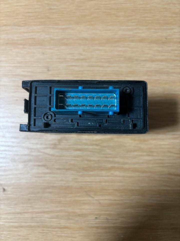 SCANIA Electronic Exhaust Brake Steuergerät 1428602 - كتلة التحكم - شاحنة: صور 2 SCANIA Electronic Exhaust Brake Steuergerät 1428602 - كتلة التحكم - شاحنة: صور 2