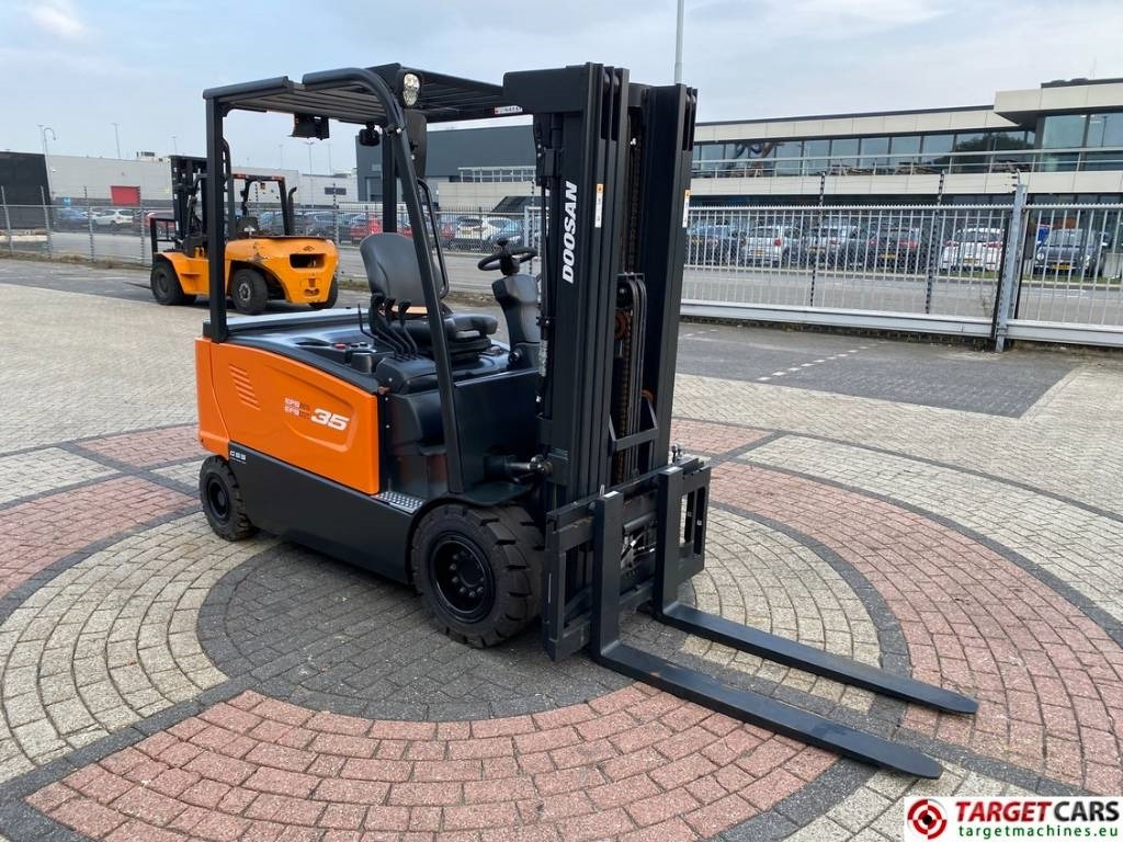 Doosan B35X-7 Electric Forklift 3.5T Triplex-438cm Unused - رافعة شوكية كهربائية: صور 2 Doosan B35X-7 Electric Forklift 3.5T Triplex-438cm Unused - رافعة شوكية كهربائية: صور 2