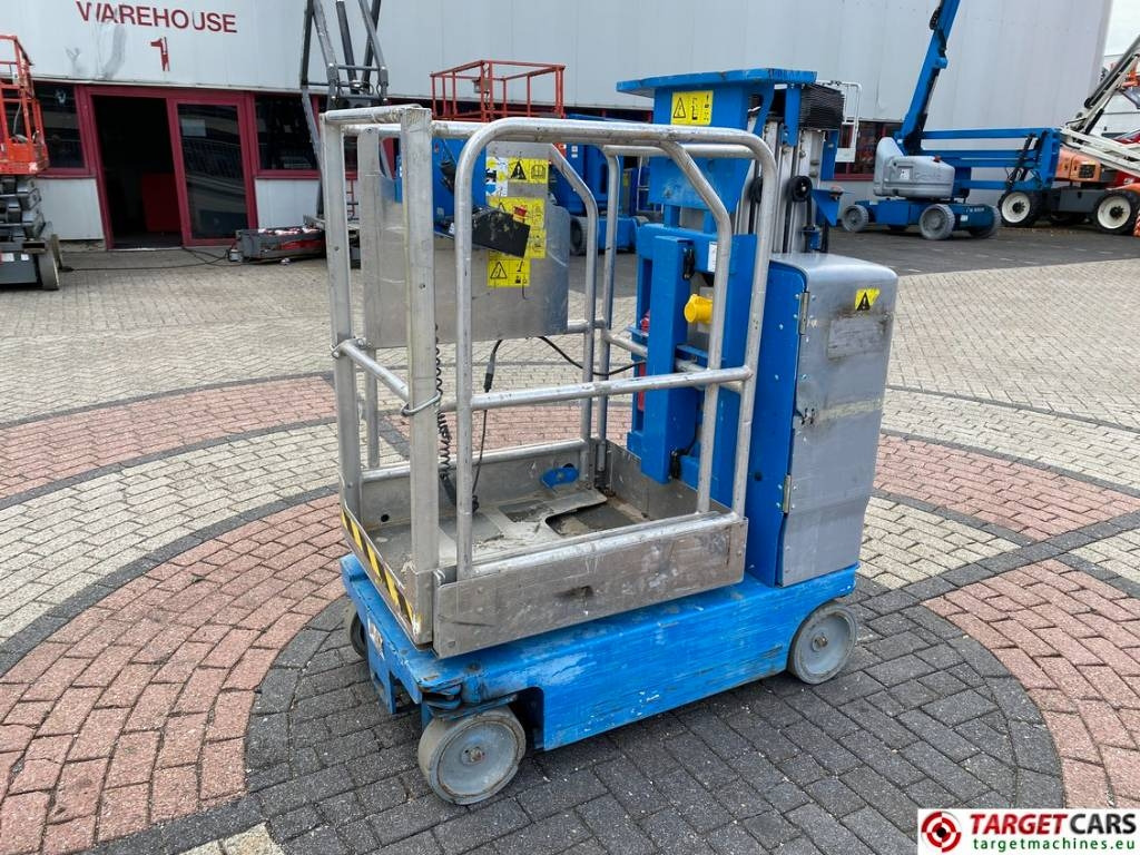 Genie GR15 RunAbout Electric Vertical Mast Lift 652cm - الرأسي رفع الصاري: صور 1 Genie GR15 RunAbout Electric Vertical Mast Lift 652cm - الرأسي رفع الصاري: صور 1