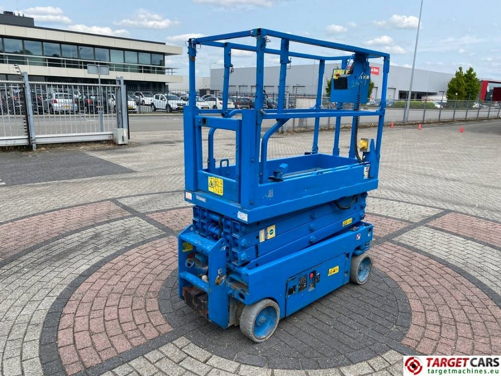 Genie GS-1932 Electric Scissor Work Lift 779cm - رافعات مقصية: صور 3 Genie GS-1932 Electric Scissor Work Lift 779cm - رافعات مقصية: صور 3