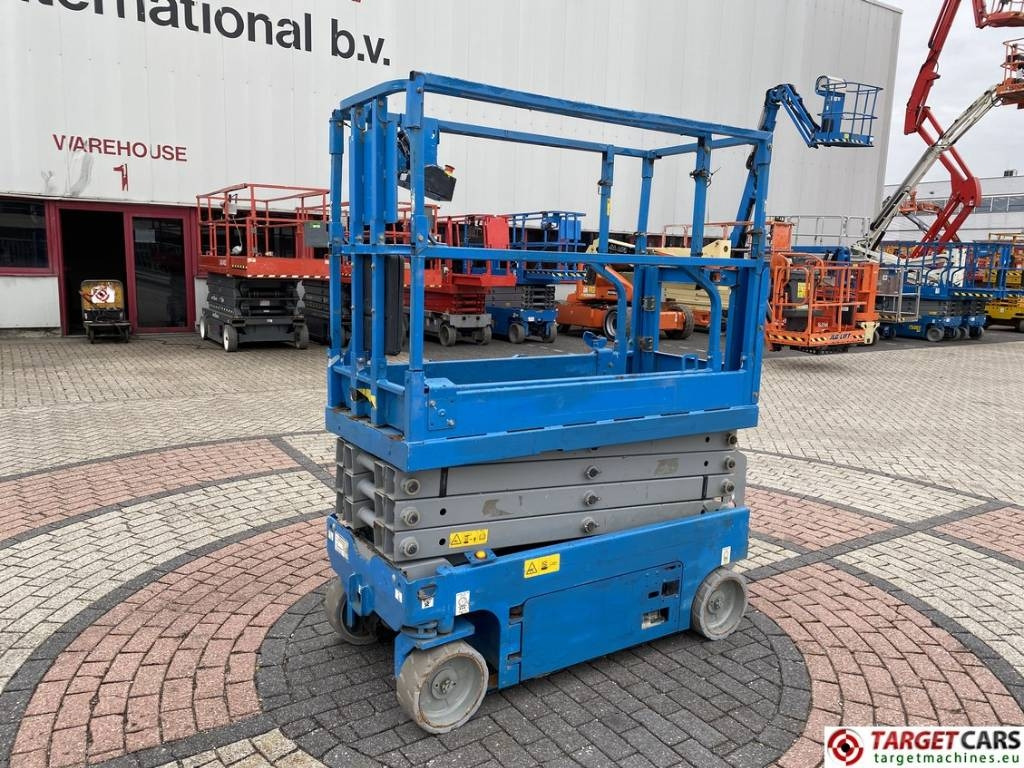 Genie GS-1932 Electric Scissor Work Lift 779cm - رافعات مقصية: صور 1 Genie GS-1932 Electric Scissor Work Lift 779cm - رافعات مقصية: صور 1