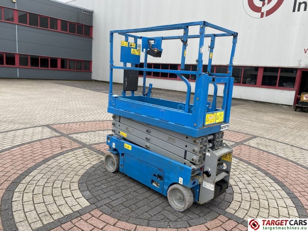 Genie GS-1932 Electric Scissor Work Lift 779cm - رافعات مقصية: صور 4 Genie GS-1932 Electric Scissor Work Lift 779cm - رافعات مقصية: صور 4
