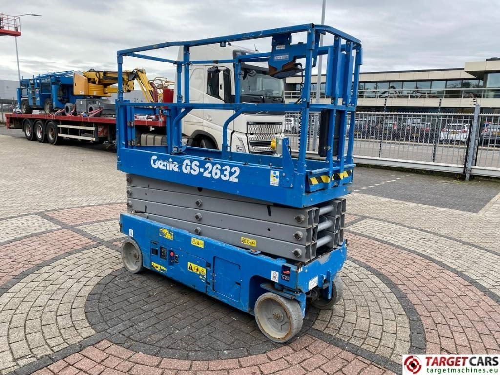 Genie GS-2632 Electric GS2632 Scissor Work Lift 992cm - رافعات مقصية: صور 2 Genie GS-2632 Electric GS2632 Scissor Work Lift 992cm - رافعات مقصية: صور 2