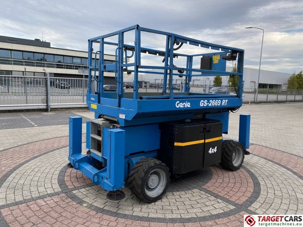 Genie GS-2669RT Diesel 4x4 Scissor Work Lift 1000cm - رافعات مقصية: صور 3 Genie GS-2669RT Diesel 4x4 Scissor Work Lift 1000cm - رافعات مقصية: صور 3