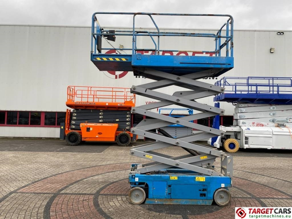 Genie GS-3246 Electric Scissor Work Lift 1175cm - رافعات مقصية: صور 5 Genie GS-3246 Electric Scissor Work Lift 1175cm - رافعات مقصية: صور 5