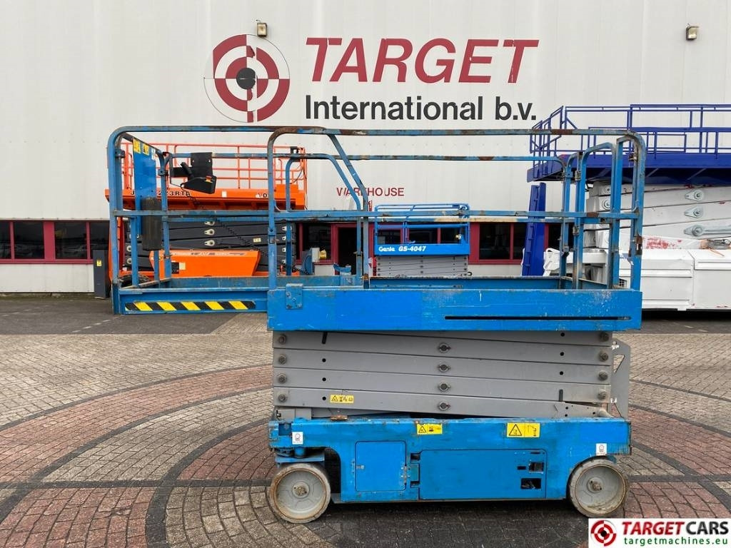 Genie GS-3246 Electric Scissor Work Lift 1175cm - رافعات مقصية: صور 4 Genie GS-3246 Electric Scissor Work Lift 1175cm - رافعات مقصية: صور 4