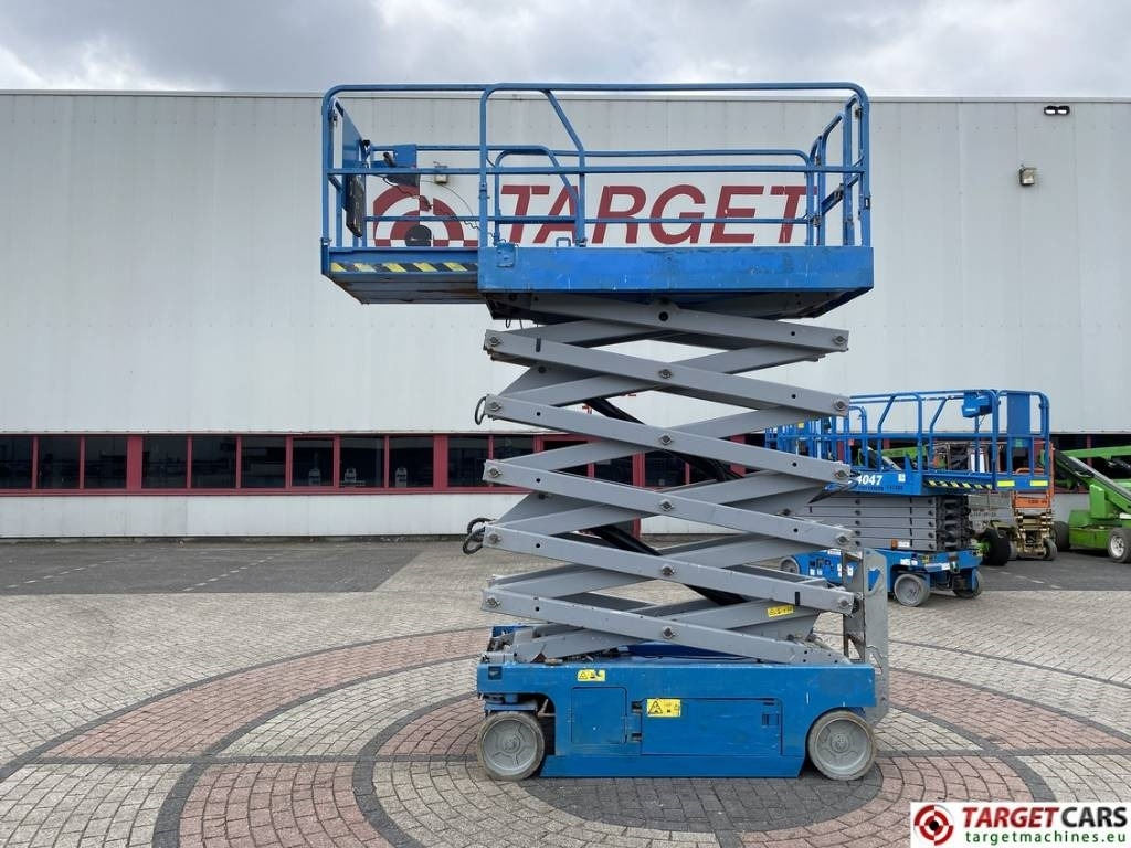 Genie GS-4047 Electric 4047 Scissor Work Lift 1389cm - رافعات مقصية: صور 5 Genie GS-4047 Electric 4047 Scissor Work Lift 1389cm - رافعات مقصية: صور 5