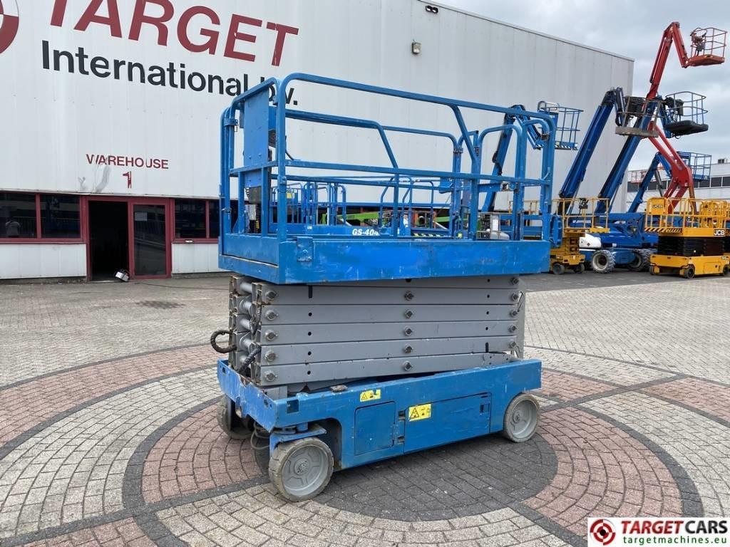 Genie GS-4047 Electric 4047 Scissor Work Lift 1389cm - رافعات مقصية: صور 1 Genie GS-4047 Electric 4047 Scissor Work Lift 1389cm - رافعات مقصية: صور 1