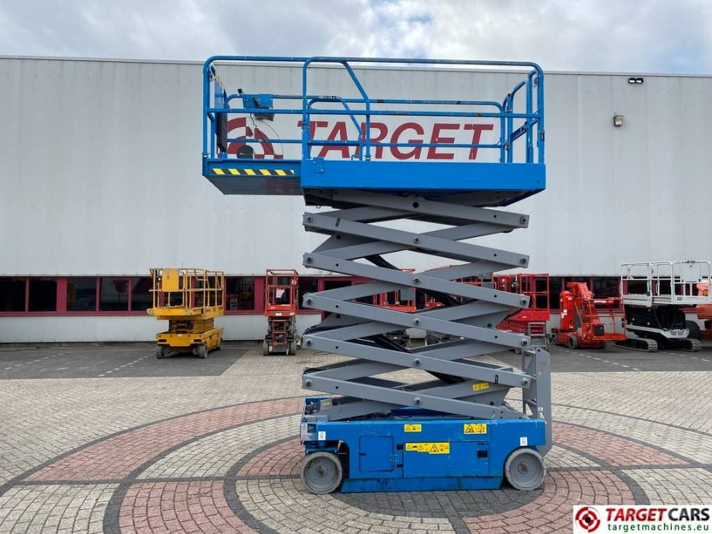 Genie GS-4047 Electric Scissor Work Lift 1389cm  - رافعات مقصية: صور 5 Genie GS-4047 Electric Scissor Work Lift 1389cm  - رافعات مقصية: صور 5