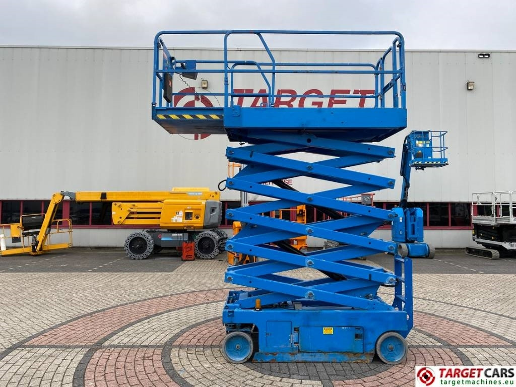 Genie GS-4047 Electric Scissor Work Lift 1389cm  - رافعات مقصية: صور 5 Genie GS-4047 Electric Scissor Work Lift 1389cm  - رافعات مقصية: صور 5