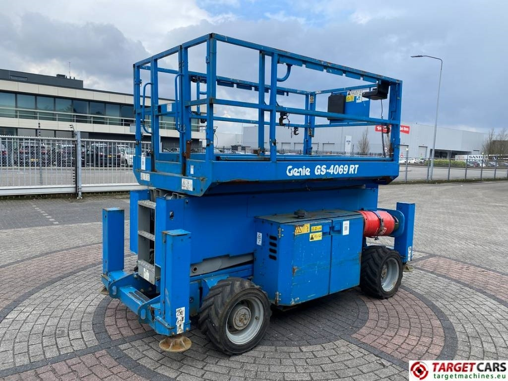 Genie GS-4069 RT LPG 4x4 Scissor Work Lift 1412cm - رافعات مقصية: صور 3 Genie GS-4069 RT LPG 4x4 Scissor Work Lift 1412cm - رافعات مقصية: صور 3