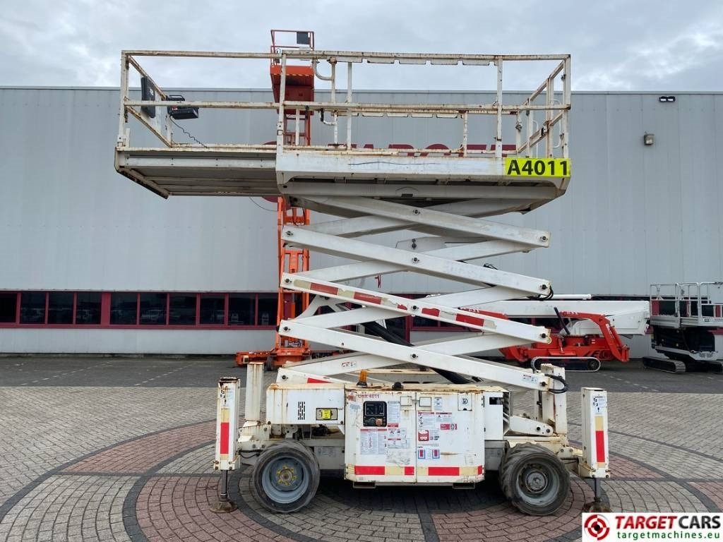 Genie GS-4069RT Diesel 4x4 Scissor Work Lift 1412cm NOCE - رافعات مقصية: صور 5 Genie GS-4069RT Diesel 4x4 Scissor Work Lift 1412cm NOCE - رافعات مقصية: صور 5