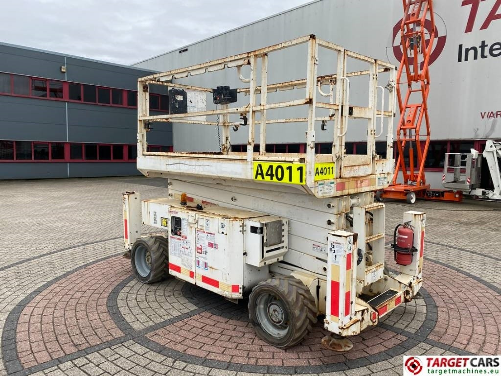 Genie GS-4069RT Diesel 4x4 Scissor Work Lift 1412cm NOCE - رافعات مقصية: صور 4 Genie GS-4069RT Diesel 4x4 Scissor Work Lift 1412cm NOCE - رافعات مقصية: صور 4